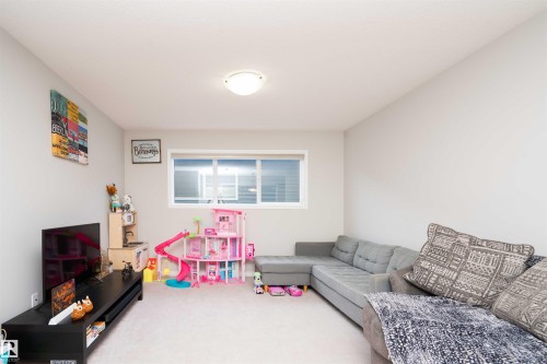 1308 Plum Link Link, Edmonton, AB - Indoor Photo Showing Living Room