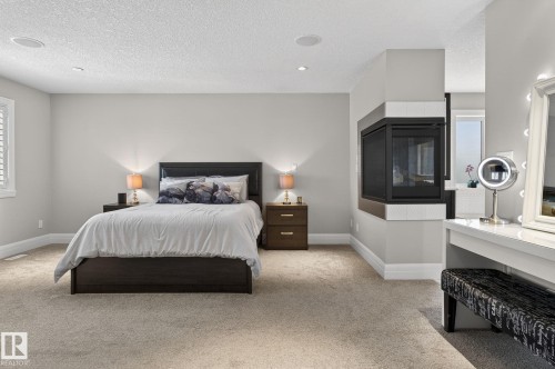 3713 Cameron Heights Place, Edmonton, AB - Indoor Photo Showing Bedroom