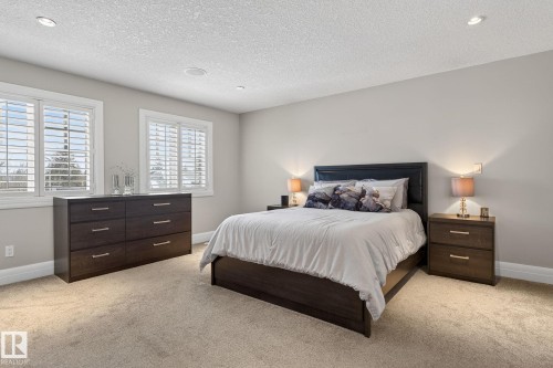 3713 Cameron Heights Place, Edmonton, AB - Indoor Photo Showing Bedroom