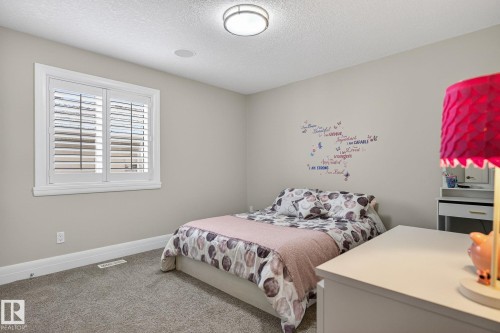 3713 Cameron Heights Place, Edmonton, AB - Indoor Photo Showing Bedroom