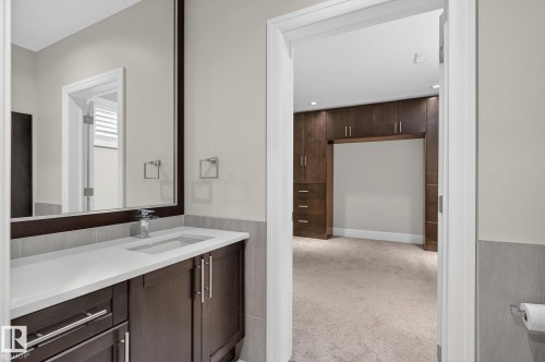 3713 Cameron Heights Place, Edmonton, AB - Indoor Photo Showing Bathroom