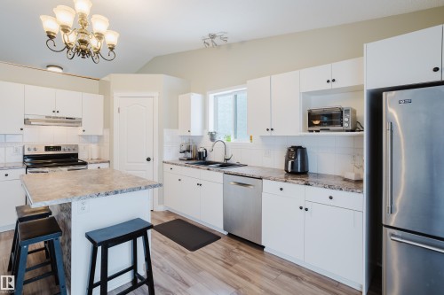 13143 37 Street, Edmonton, AB - Indoor Photo Showing Kitchen