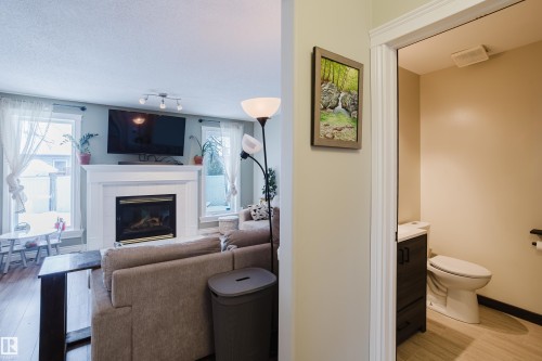 13143 37 Street, Edmonton, AB - Indoor With Fireplace