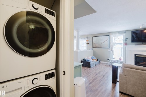 Main floor laundry - 13143 37 Street, Edmonton, AB - Indoor Photo Showing Laundry Room