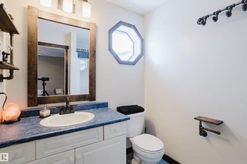 13143 37 Street, Edmonton, AB - Indoor Photo Showing Bathroom