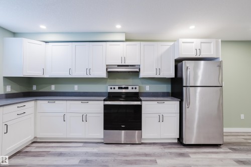 13143 37 Street, Edmonton, AB - Indoor Photo Showing Kitchen