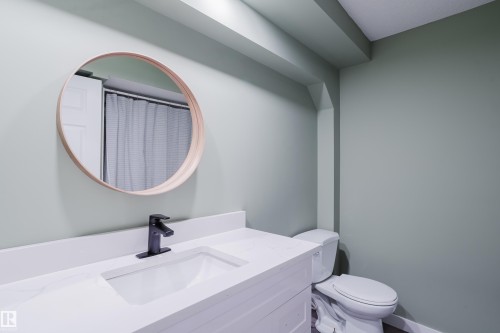 13143 37 Street, Edmonton, AB - Indoor Photo Showing Bathroom