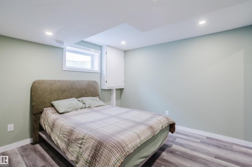 13143 37 Street, Edmonton, AB - Indoor Photo Showing Bedroom