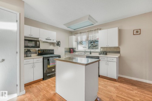 5108 55 Avenue, Leduc, AB - Indoor Photo Showing Kitchen