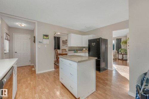 5108 55 Avenue, Leduc, AB - Indoor Photo Showing Kitchen