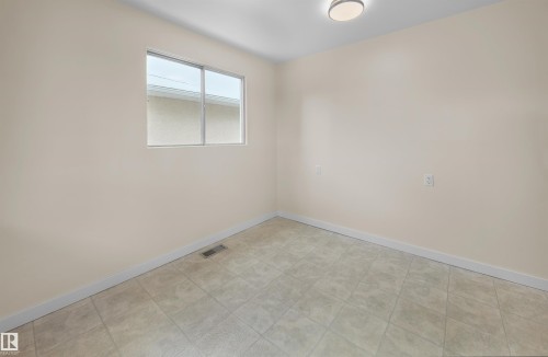 10531 52 Avenue, Edmonton, AB - Indoor Photo Showing Other Room