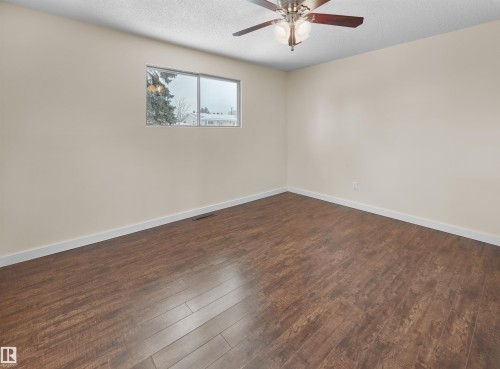 10531 52 Avenue, Edmonton, AB - Indoor Photo Showing Other Room