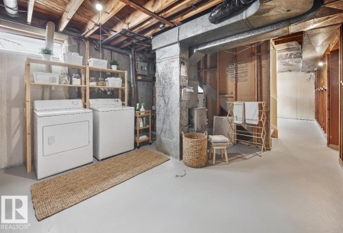 10531 52 Avenue, Edmonton, AB - Indoor Photo Showing Laundry Room