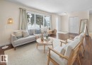 10531 52 Avenue, Edmonton, AB  - Indoor Photo Showing Living Room 