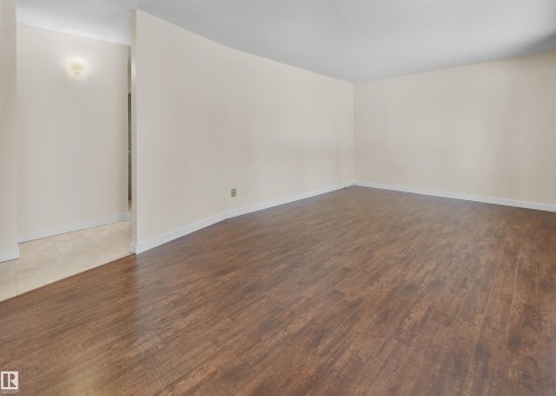 10531 52 Avenue, Edmonton, AB - Indoor Photo Showing Other Room