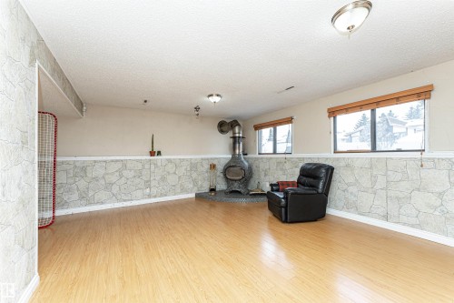 16331 119 Street Nw, Edmonton, AB - Indoor