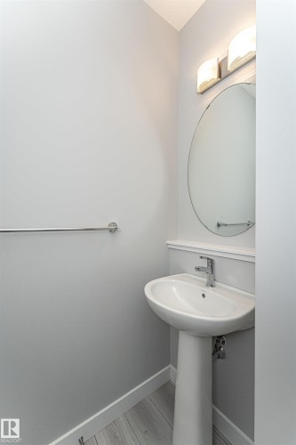 Bathroom with baseboards - 16616 31 Avenue, Edmonton, AB - Indoor Photo Showing Bathroom