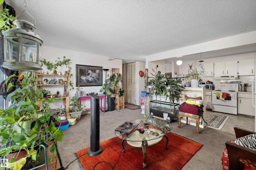 320 8604 Gateway Boulevard, Edmonton, AB - Indoor