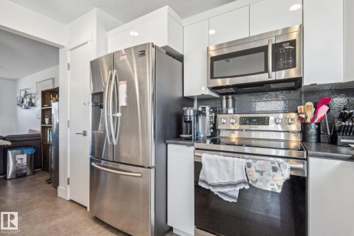 76 330 Bulyea Road, Edmonton, AB - Indoor Photo Showing Kitchen