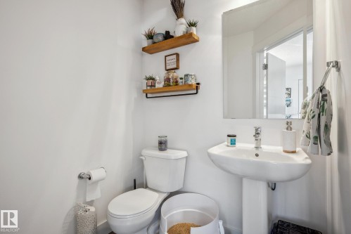 76 330 Bulyea Road, Edmonton, AB - Indoor Photo Showing Bathroom