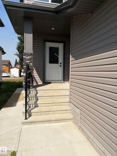 68 Maple Crescent, Gibbons, AB 