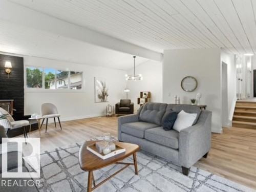 1 Sylvan Drive, St. Albert, AB - Indoor Photo Showing Living Room