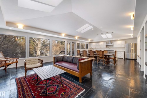 14712 Park Drive, Edmonton, AB - Indoor