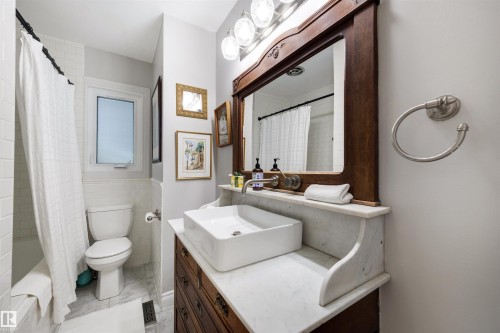 14712 Park Drive, Edmonton, AB - Indoor Photo Showing Bathroom