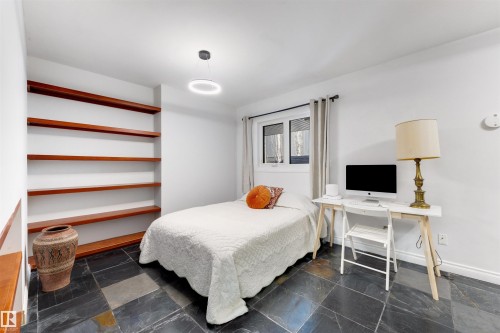 14712 Park Drive, Edmonton, AB - Indoor Photo Showing Bedroom
