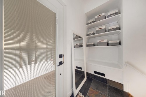 14712 Park Drive, Edmonton, AB - Indoor