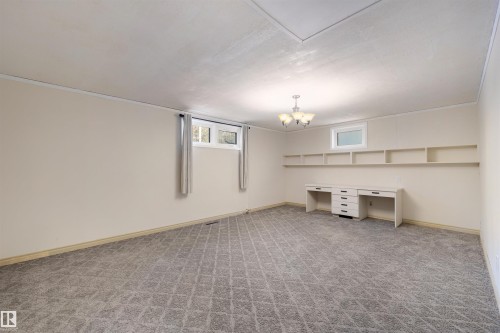 14712 Park Drive, Edmonton, AB - Indoor Photo Showing Other Room