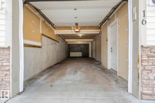 View of garage - 16 3751 12 Street, Edmonton, AB - Indoor Photo Showing Garage