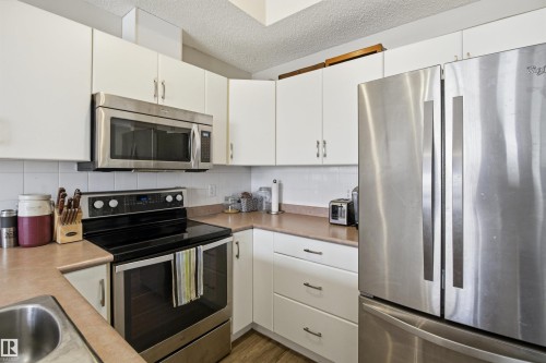 402 11109 84 Avenue, Edmonton, AB - Indoor Photo Showing Kitchen With Stainless Steel Kitchen
