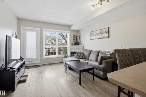 402 11109 84 Avenue, Edmonton, AB - Indoor Photo Showing Living Room