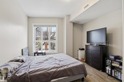 402 11109 84 Avenue, Edmonton, AB - Indoor Photo Showing Bedroom
