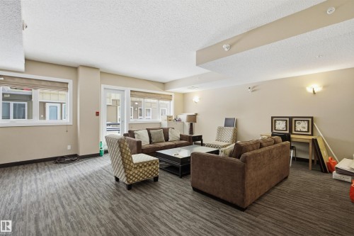 402 11109 84 Avenue, Edmonton, AB - Indoor Photo Showing Living Room