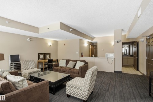 402 11109 84 Avenue, Edmonton, AB - Indoor Photo Showing Living Room