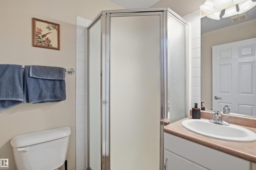 402 11109 84 Avenue, Edmonton, AB - Indoor Photo Showing Bathroom