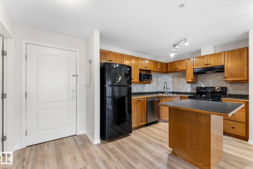 201 5340 199 Street, Edmonton, AB - Indoor Photo Showing Kitchen