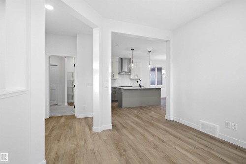 3704 Cross Landing, Edmonton, AB - Indoor Photo Showing Other Room