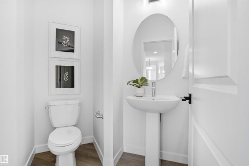 3704 Cross Landing, Edmonton, AB - Indoor Photo Showing Bathroom