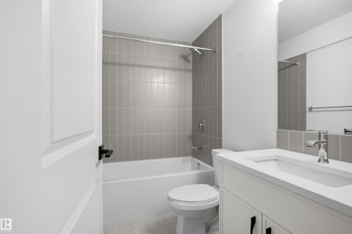 3704 Cross Landing, Edmonton, AB - Indoor Photo Showing Bathroom
