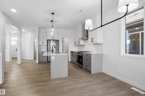 3704 Cross Landing, Edmonton, AB - Indoor Photo Showing Kitchen With Upgraded Kitchen