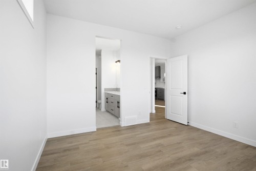 3704 Cross Landing, Edmonton, AB - Indoor Photo Showing Other Room