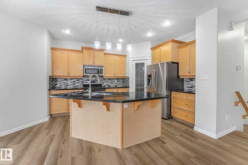 8616 178 Avenue, Edmonton, AB - Indoor Photo Showing Kitchen With Upgraded Kitchen