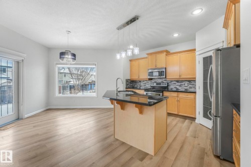 8616 178 Avenue, Edmonton, AB - Indoor Photo Showing Kitchen