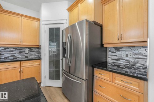 8616 178 Avenue, Edmonton, AB - Indoor Photo Showing Kitchen