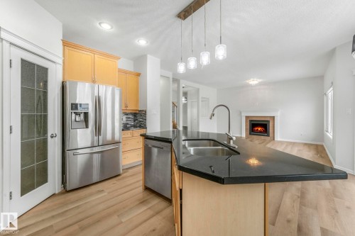 8616 178 Avenue, Edmonton, AB - Indoor Photo Showing Kitchen With Double Sink With Upgraded Kitchen