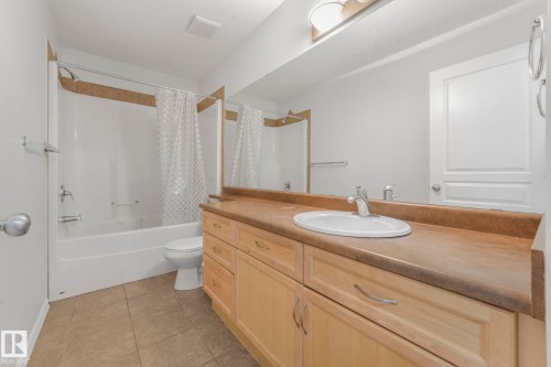 8616 178 Avenue, Edmonton, AB - Indoor Photo Showing Bathroom