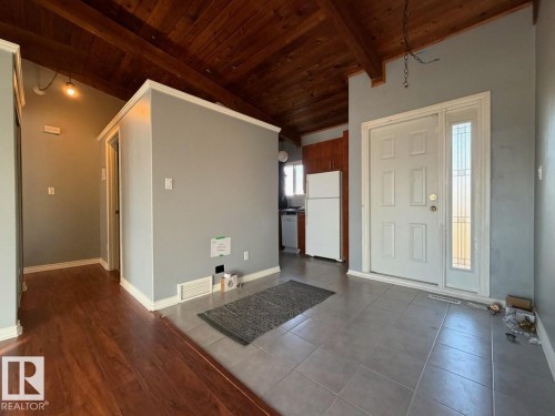254 Richfield Road, Edmonton, AB - Indoor Photo Showing Other Room
